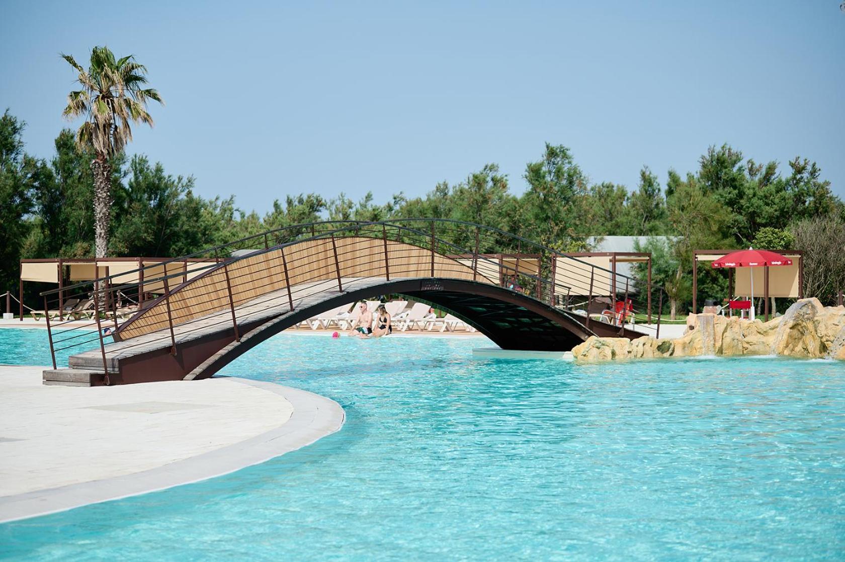 לצ'ה Torre Rinalda Beach Camping & Resort מראה חיצוני תמונה