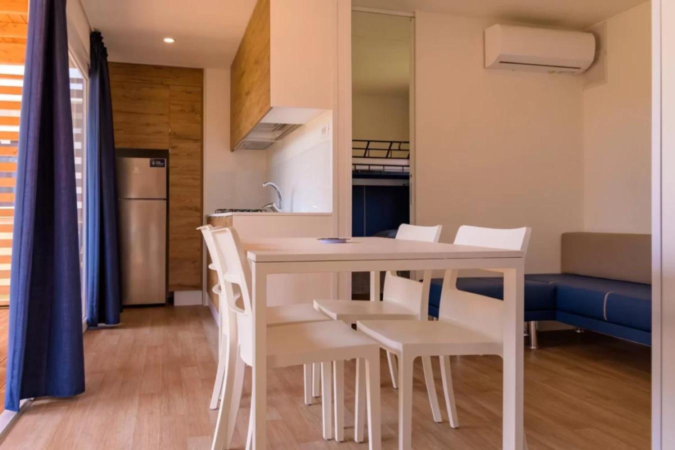 לצ'ה Torre Rinalda Beach Camping & Resort חדר תמונה
